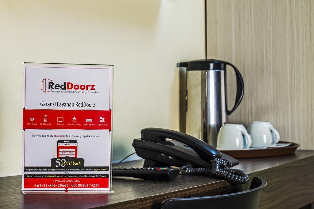 Reddoorz Plus @ Karet Setiabudi Jakarta Exterior foto