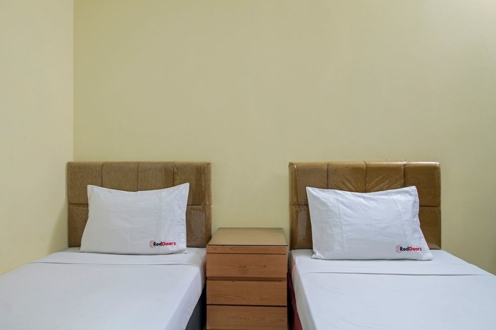 Reddoorz Plus @ Karet Setiabudi Jakarta Exterior foto