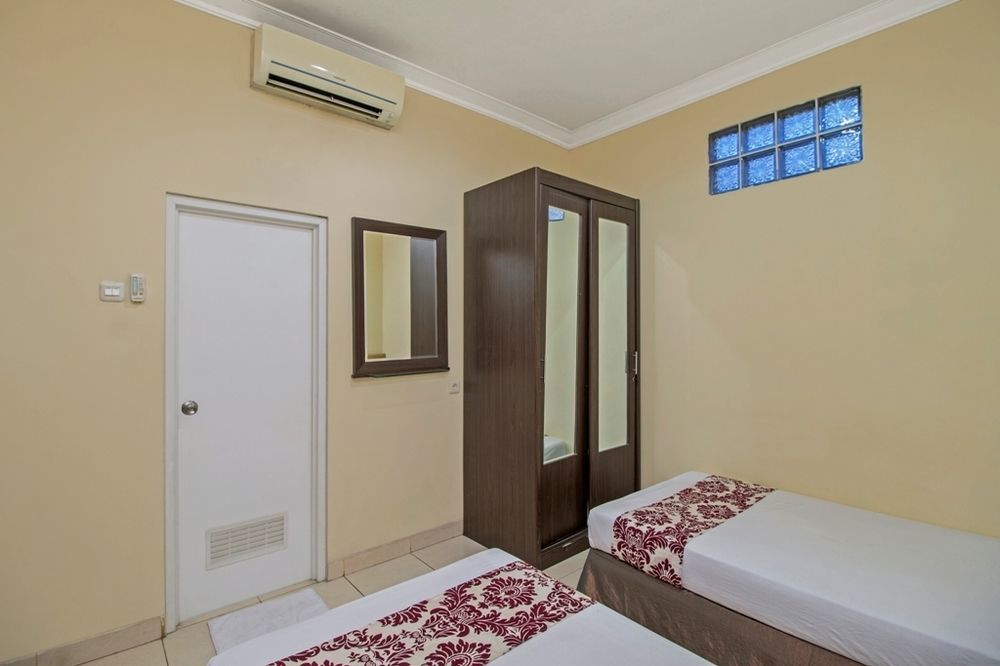 Reddoorz Plus @ Karet Setiabudi Jakarta Exterior foto