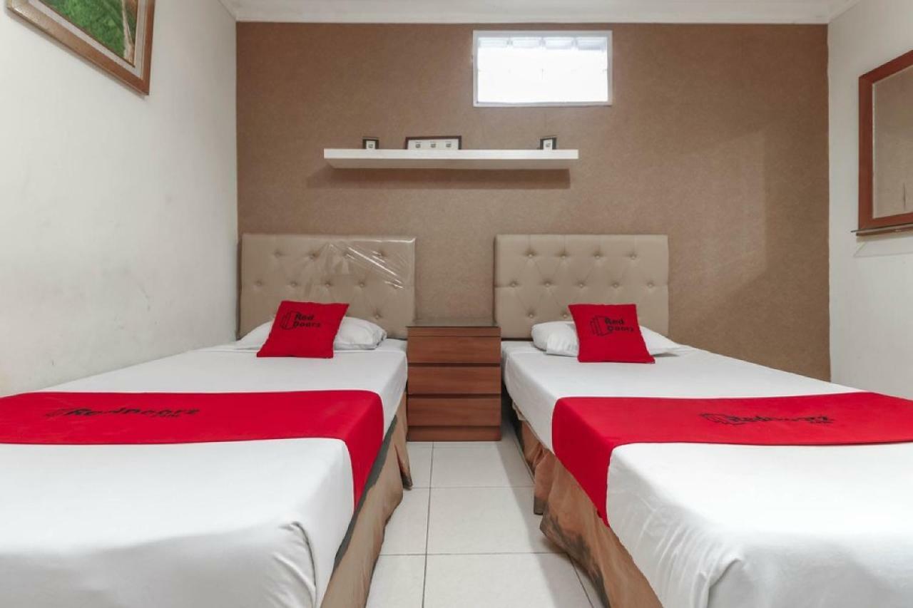 Reddoorz Plus @ Karet Setiabudi Jakarta Exterior foto