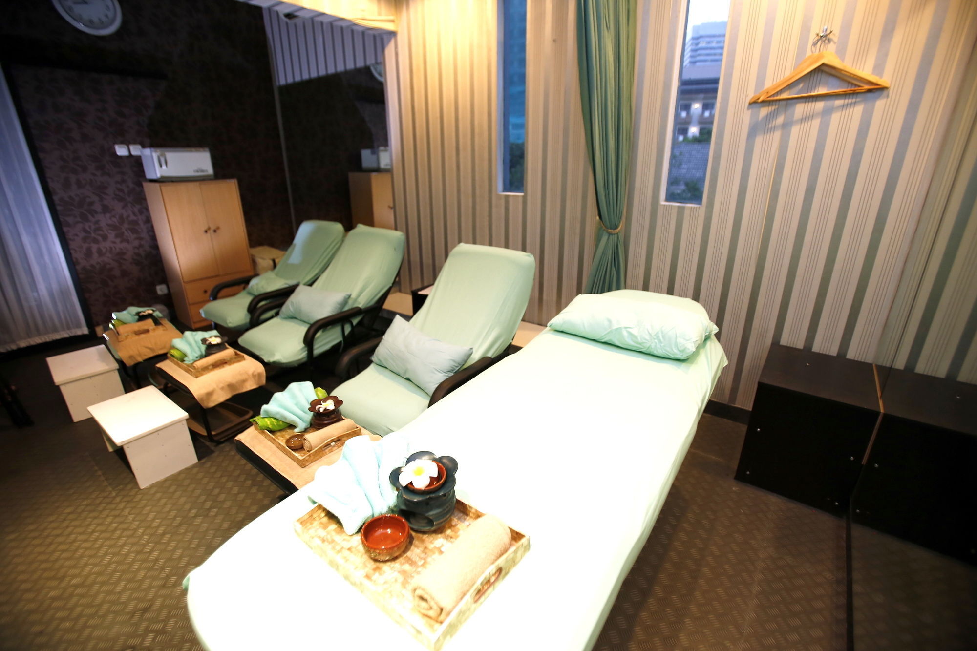 Reddoorz Plus @ Karet Setiabudi Jakarta Exterior foto