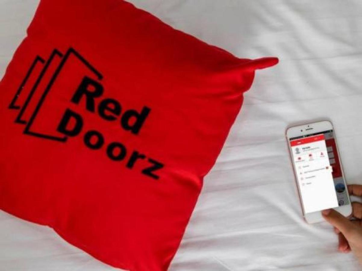 Hotel Reddoorz Plus @ Karet Setiabudi Jakarta Exterior foto